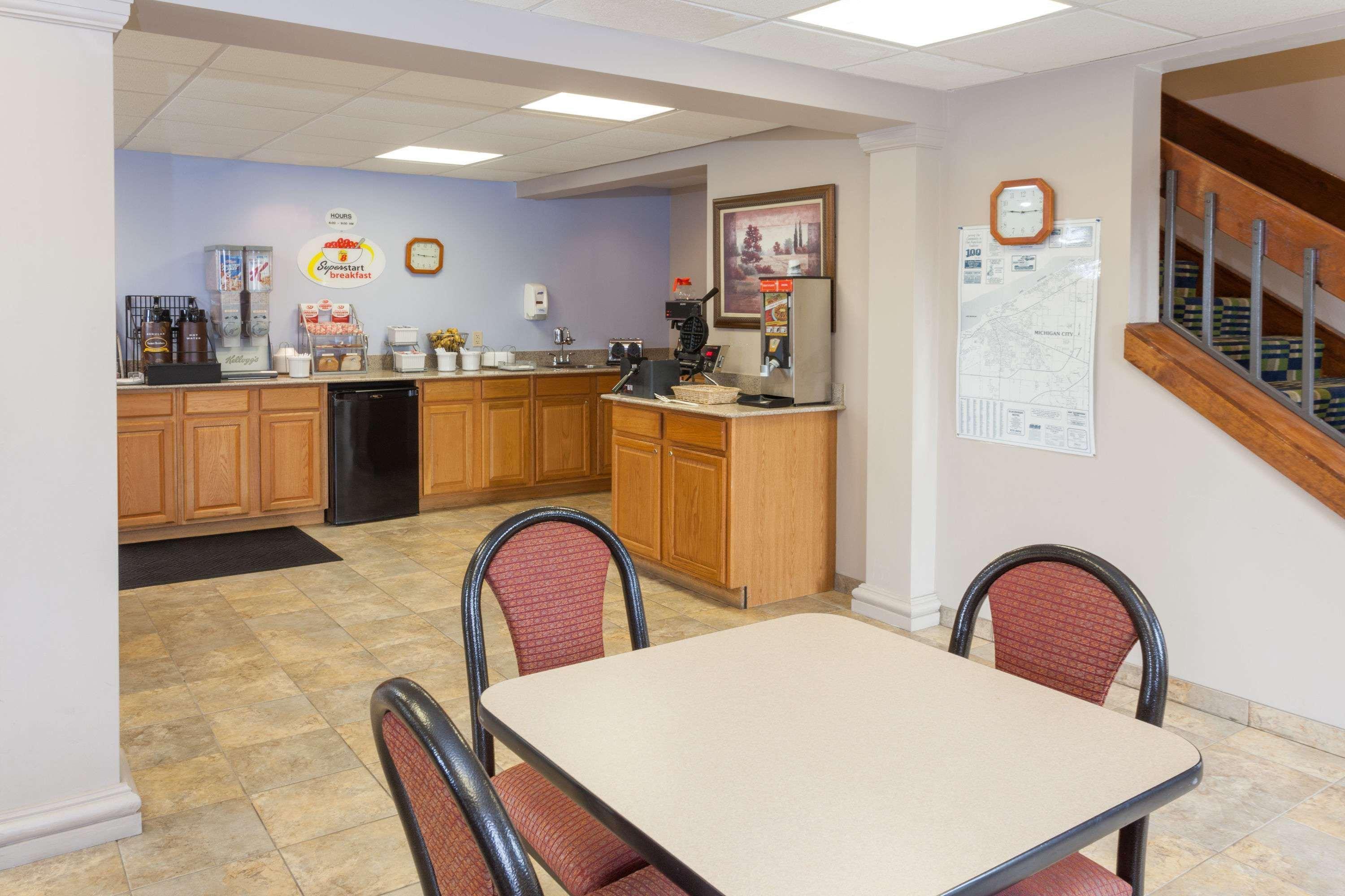 Super 8 By Wyndham Michigan City Luaran gambar